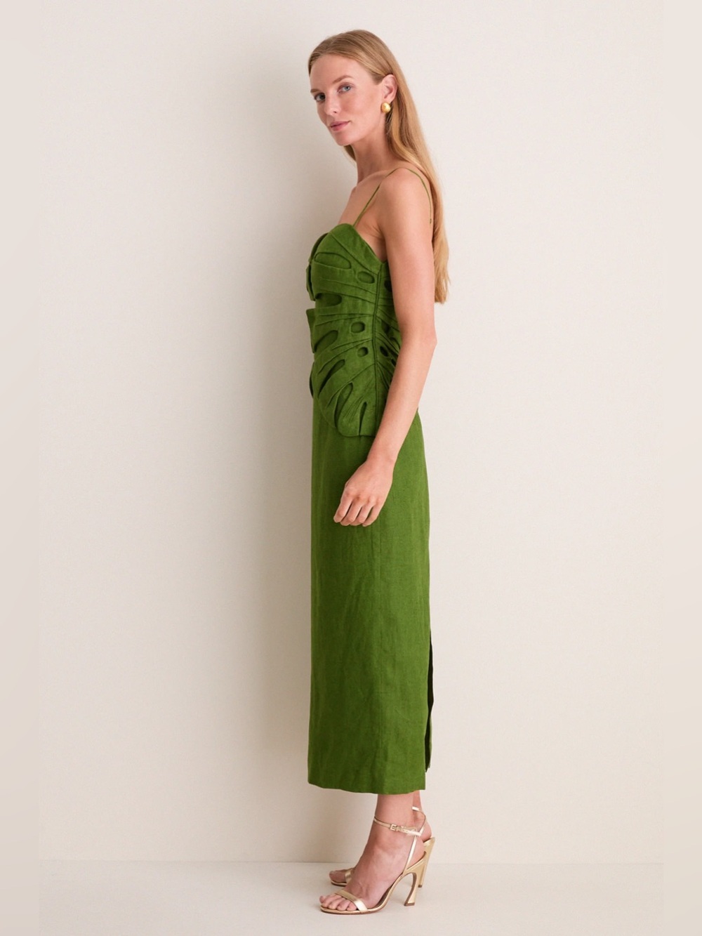 FARM Rio: GREEN MONSTERA LEAF SLEEVELESS
MAXI DRESS - Picture 3 of 11